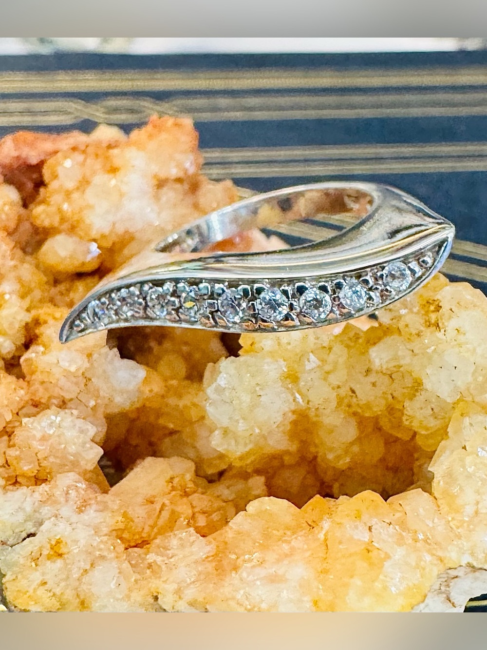 Vintage 925 Sterling Silver White Zircon Sculptural Cocktail Ring (7)